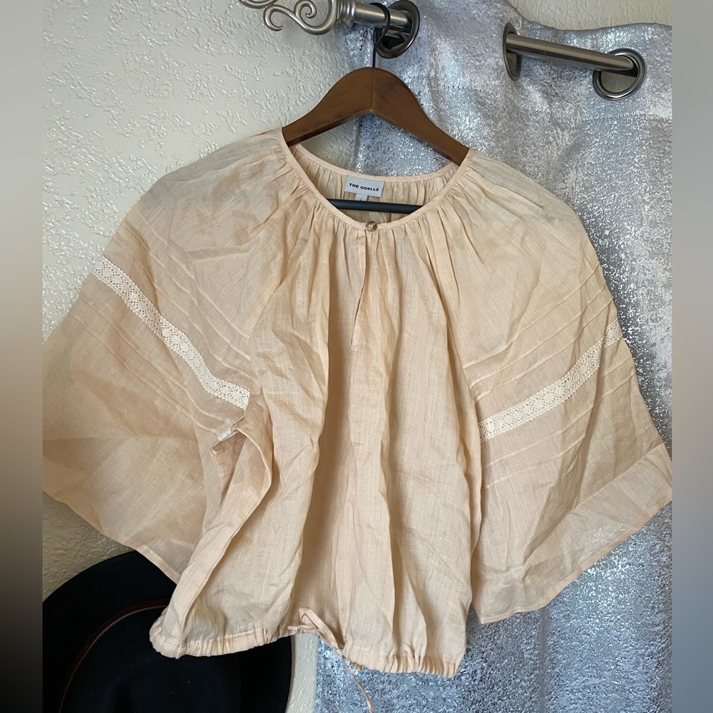 THE ODELLS Top • Small • wide sleeves, tie waist, crochet lace detail